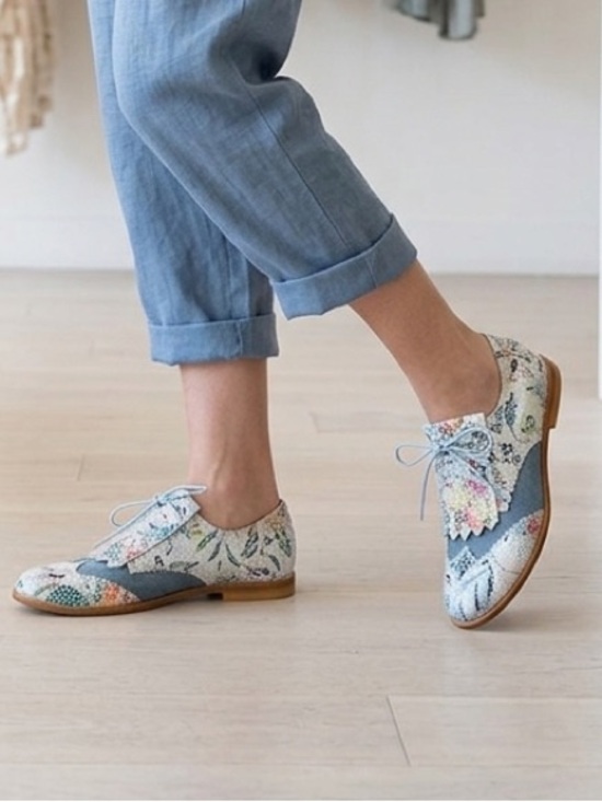 manuela de juan Shoes - Floral Lace-Up Oxford Flats in Multicolor Blue